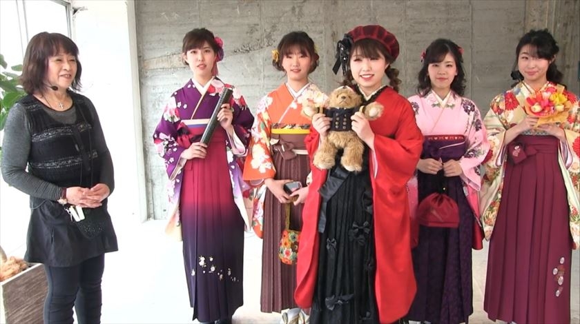 学生最後のイベントを彩る技術！”彩乃会” 福井洋子氏の「HAKAMA☆」卒業式のサムネイル画像