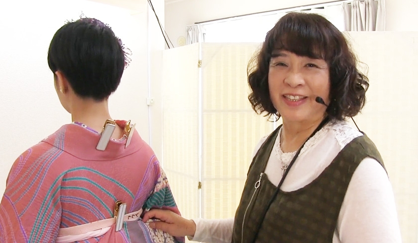 数字と小道具を使った”パーフェクト”な補正が鍵！「彩乃会」福井洋子の補正〜振袖作品のサムネイル画像