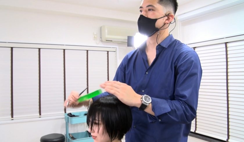 セニング無しでこの質感！史上最速記録美容師によるセニング無しショートカット理論を大公開！のサムネイル画像
