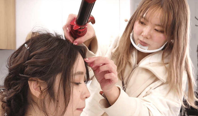 目で見て分かって、手を動かして覚えられる!ナナミ先生に習う、美容師の得意を活かしたトレンドアレンジのサムネイル画像