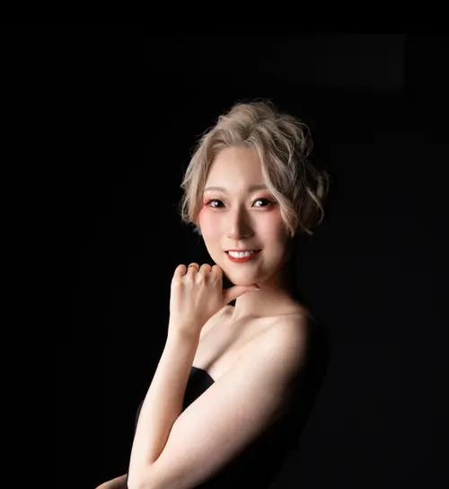 つじひとみ
